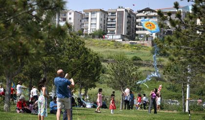 Bornova’da 23 Nisan coşkusu: Uçurtmalar gökyüzünü renklendirecek