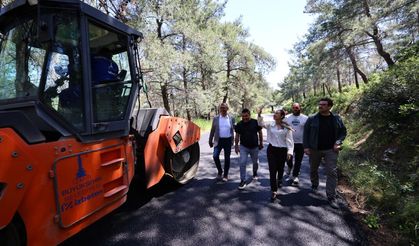 Efes Selçuk’ta asfalt seferberliği: Çalışmalar Pamucak’tan başladı