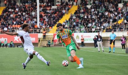Trabzonspor deplasmanda Alanyaspor ile 1-1 berabere kaldı