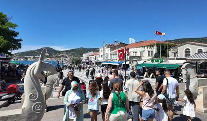 Bayramda Foça’ya ilgi yoğun: Oteller tam kapasiteye ulaştı