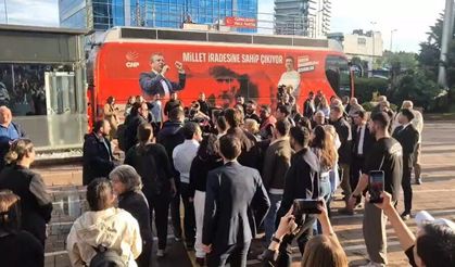 Kurultay davası sonrası ortalık karıştı: Basın mensuplarına müdahale
