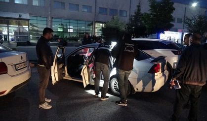 Parkta silahlı ve bıçaklı kavga: 1 yaralı, 2 gözaltı