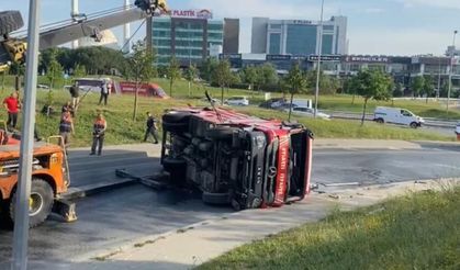 İtfaiye aracı devrildi: 3 itfaiyeci yaralandı, yol saatler sonra açıldı!
