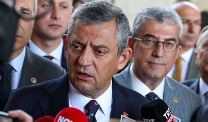Özgür Özel'den dikkat çeken açıklamalar: “Seçilmiş il başkanlarının arkasındayız”