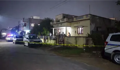 Hindistan'da kuyumculuk yapan aile ölü bulundu