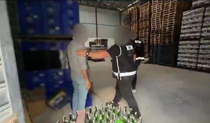 İzmir’de sahte içki sevkiyatına darbe: 23 bin 40 şişe ele geçirildi
