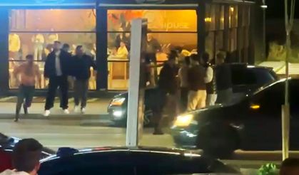 Trafikte tartışma büyüdü, gençler birbirine girdi: O anlar kamerada