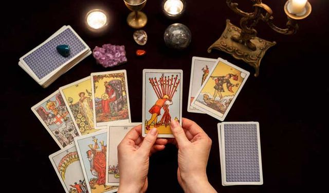 15 Ağustos 2025 Tarot Falı: 15 Ağustos 2025 Günlük Tarot Falına Göre Aşk, Sağlık, Para, İş?