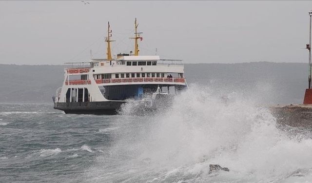 Feribot seferlerine fırtına engeli: Geyikli-Bozcaada'da ulaşım duracak!