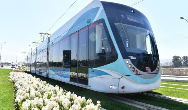 Karşıyaka Tramvay hattında teknik arıza: Seferler durdu