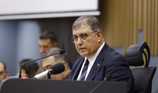 Başkan Tugay: Bu komployu yapanlara yazıklar olsun!