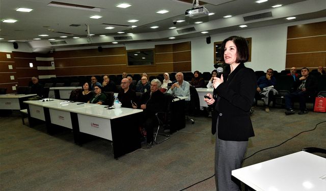 Bornova'da "Bağcılığa Eğitim ve Teşvik Programı" başladı
