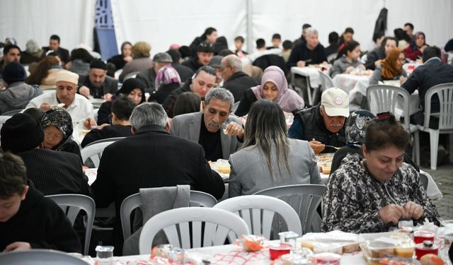 İzmir Bornova'da dayanışma sofraları kuruluyor