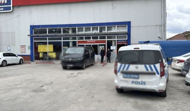 Motosikletli şüpheli pompalı tüfekle ateş açtı: Üç iş yerine peş peşe silahlı saldırı!