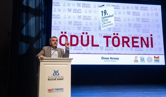 Bakan Tekin, İstanbul'da "19. Geleneksel Kitap Okuma Yarışması Ödül Töreni"ne katıldı