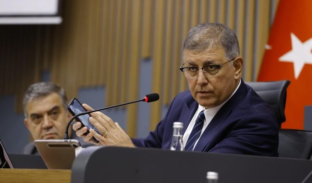Başkan Tugay: Yerel yönetimlere daha fazla olanak tanınmalı