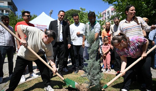 Bornova'da fidanlar dikildi, umutlar büyüdü