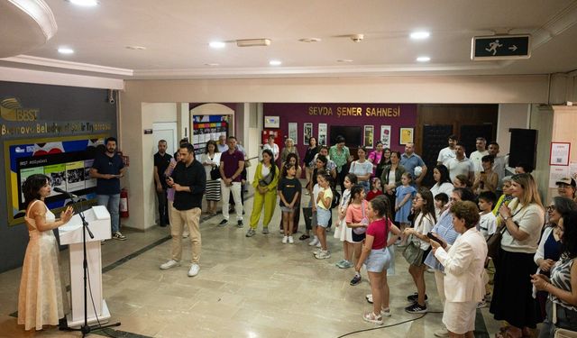 Bornova'da Yıl Sonu Resim Sergisi açıldı