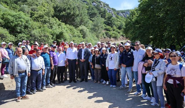 Buca ve Bornova el ele: Farkındalık yaratan doğa yürüyüşü