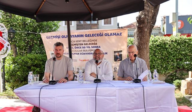 Buca'da 50 yıl arayla aynı koltuğa oturan iki başkan buluştu