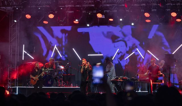 Can Bonomo, Yaşar Üniversitesi'nde öğrencilerle buluştu