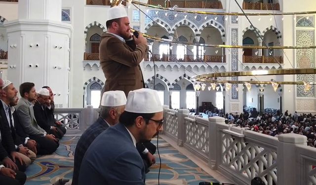 Cuma günü camiye gitmek zorunlu mu? Evde Cuma namazı kılınabilir mi?