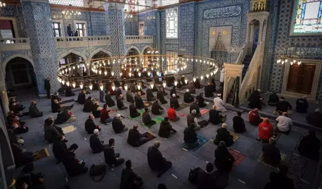 Cuma namazı öncesi ve sonrası okunacak dualar hangileridir?
