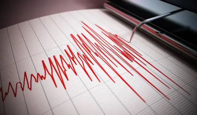 Endonezya'da 6,3 büyüklüğünde deprem! 100 ev hasar gördü