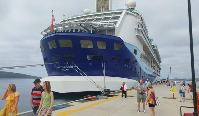 Dev kruvaziyer Bodrum’da: Turist akını başladı