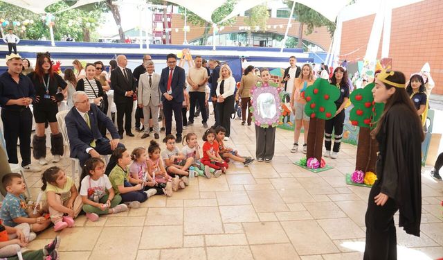 Ege Üniversitesi'nde bilim, miniklere masallarla anlatıldı