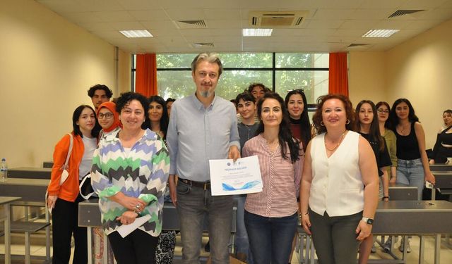 Ege Üniversitesi'nde medya ve akademi buluştu