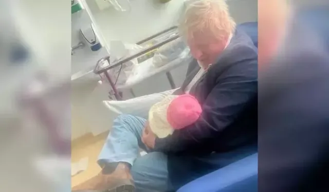 Eski başbakan 60 yaşında 9. kez baba oldu: Ona bakmaktan kendimi alamıyorum!