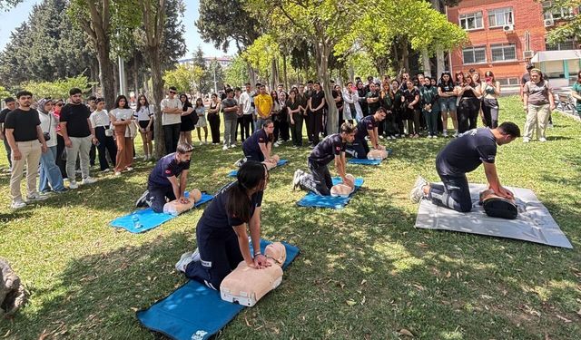 EÜ'de ani kalp durmasında ilk yardım, uygulamalı olarak anlatıldı