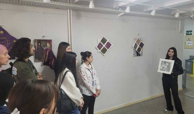 EÜ'de "Tekstilde Renkte Kumaşta Manipülasyon" sergisi açıldı