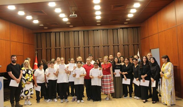 EÜ'den anlamlı bir etkinlik daha: "Sanat Engel Tanımaz"