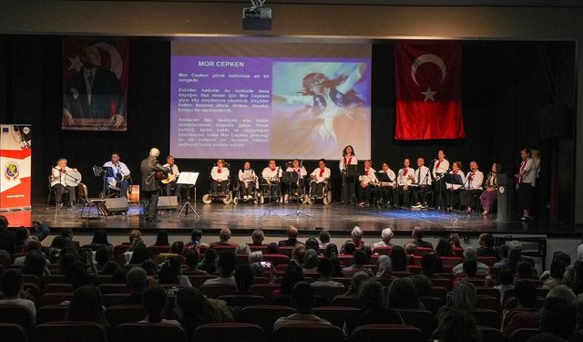 Gaziemir'de engelli bireyler ve ailelerinden unutulmaz konser