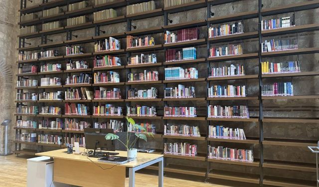 Hayat hikâyeleriyle dolu raflar: Biyografi kitaplığı okurlarla buluştu