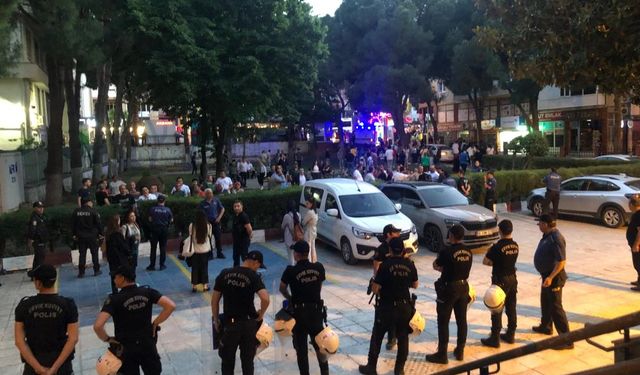 İzmir'de Cumhurbaşkanına hakaret içeren duvar yazıları: 4 kişi tutuklandı