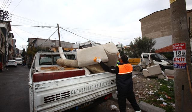Karabağlar'da mobilya ve bahçe atıkları düzenli şekilde toplanıyor