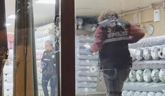 Kaza yapan sürücüler akşam birbirlerinin iş yerini kurşunladı
