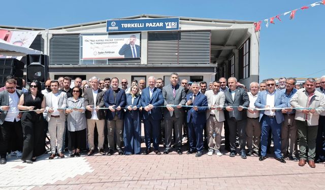Menemen'de bir açılış daha: Türkelli Kapalı Pazar Yeri hizmette