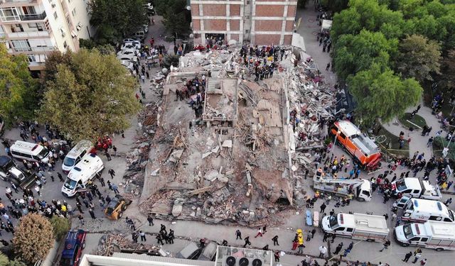 İzmir Büyükşehir Meclisi’nden depremzedelere umut: Karşıyaka ve Karabağlar’da emsal artışı kabul edildi