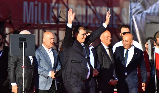 İzmir’de tarihi miting: Türkiye kaybettiklerini yeniden kazanacak