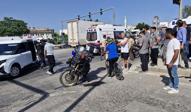 Yunus polis ekibinin karıştığı kazada 1 polis memuru yaralandı