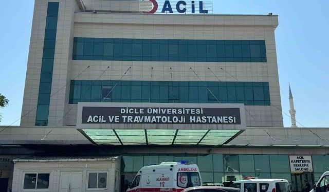 Akrabalar arasındaki tartışma kanlı bitti: Baba öldü, oğlu yaralı!