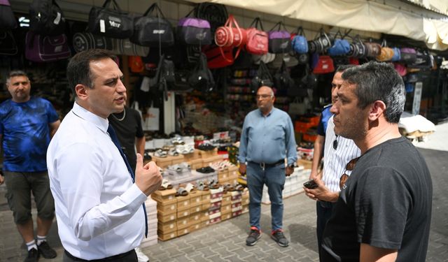 Başkan Eşki'den Çamdibi esnafına ziyaret: Bu şehri birlikte yönetiyoruz