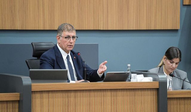 Başkan Tugay'dan net mesajlar: "4 buçuk milyon İzmirli'ye karşı sorumluyuz"