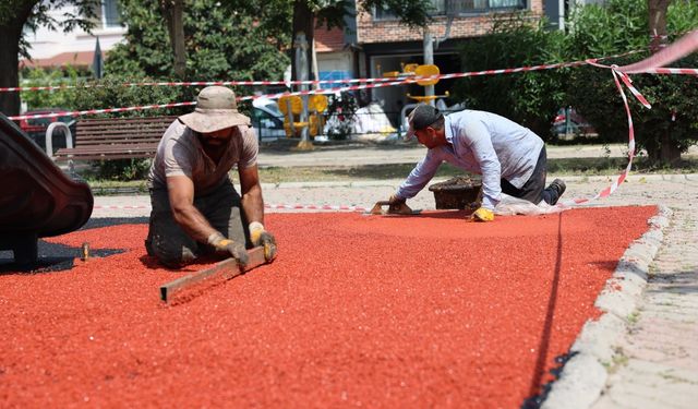 Bayraklı'nın her köşesi yeşilleniyor: 7 yeni park yolda