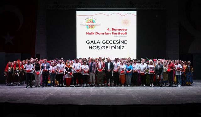 Bornova'da "4. Halk Oyunları Festivali" coşkuyla son buldu