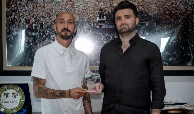 Bursaspor’da veda zamanı: Kaptan Ahmet İlhan Özek ile yollar ayrıldı!